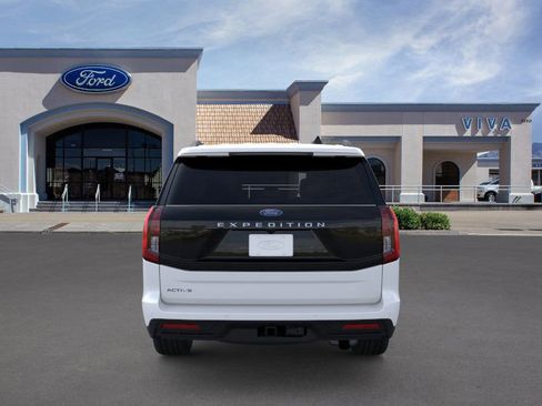 New 2025 Ford Expedition Active image 5
