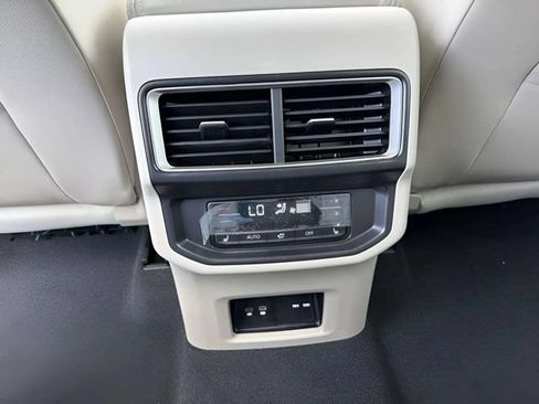 New 2026 Volkswagen Atlas SEL AWD/4WD image 6