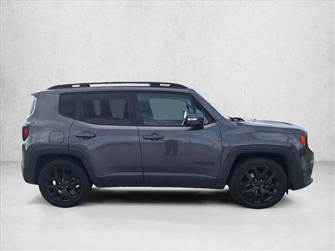 Used 2018 Jeep Renegade Altitude image 27