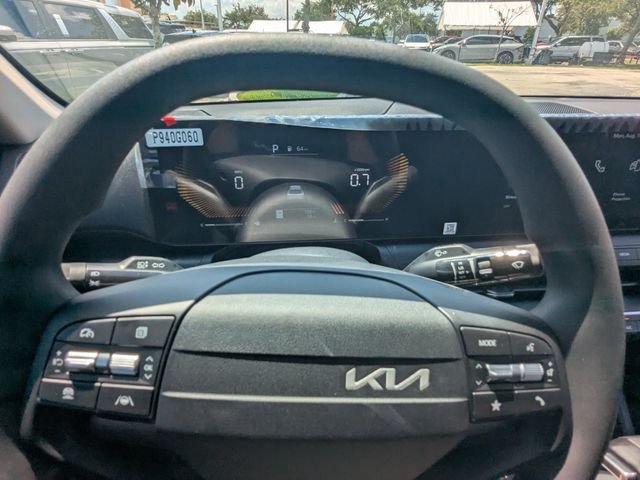 New 2026 Kia K4 FWD image 24