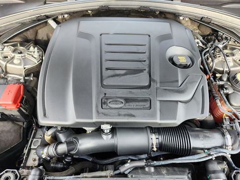 Certified 2022 Land Rover Range Rover Velar R-Dynamic S image 9