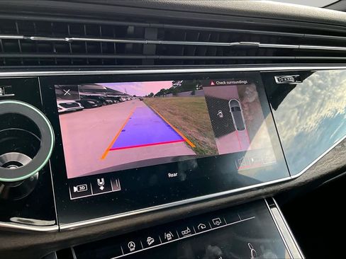 Used 2019 Audi Q8 Premium Plus w/ Premium Plus AWD/4WD image 30