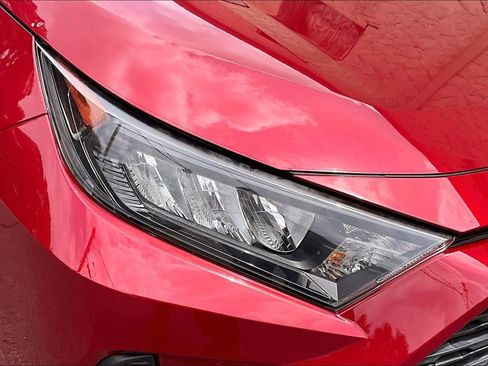 Used 2019 Toyota RAV4 LE FWD image 28