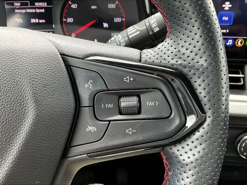 Used 2024 Chevrolet Trax RS FWD image 20