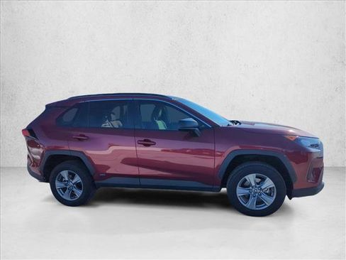 Certified 2022 Toyota RAV4 LE AWD/4WD image 4