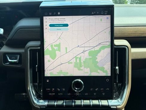 Used 2025 GMC Yukon Denali Ultimate w/ LPO, Floor Liner Package AWD/4WD image 30