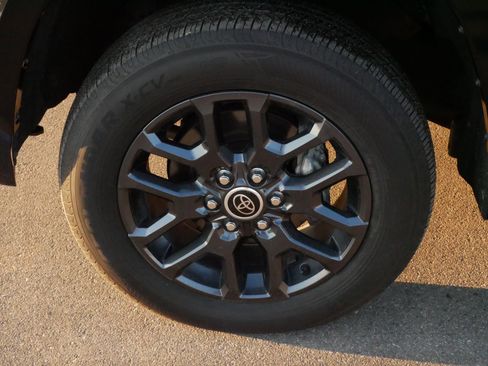 Used 2022 Toyota Tundra Platinum image 15