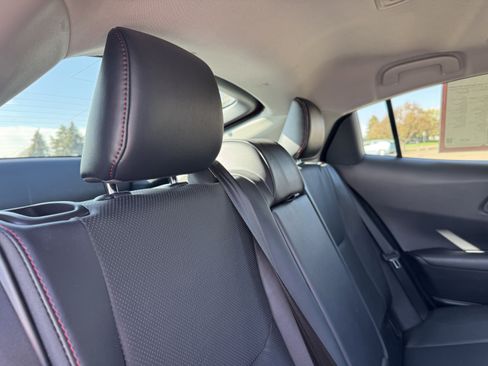 Used 2023 Toyota Prius Prime Premium FWD image 19