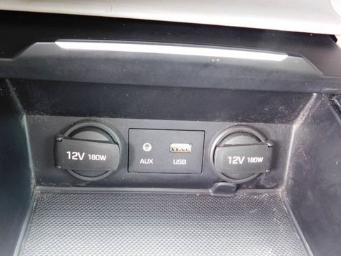 Used 2017 Hyundai Elantra SE FWD image 12