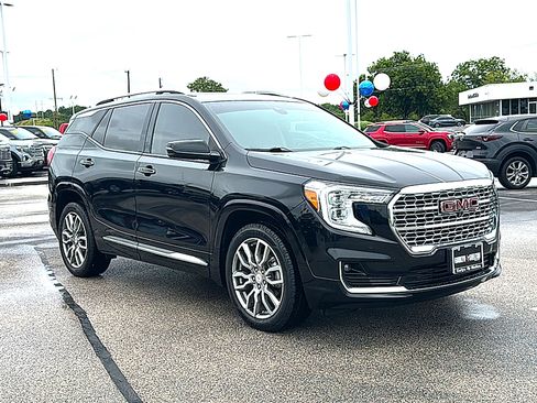 Used 2022 GMC Terrain Denali w/ Denali Premium Package AWD/4WD image 10