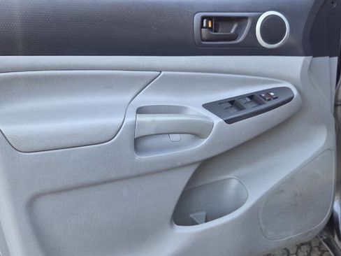 Used 2013 Toyota Tacoma PreRunner w/ TRD Sport Pkg image 10