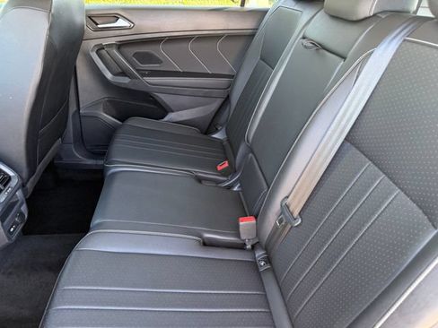 Used 2024 Volkswagen Tiguan SE FWD image 28