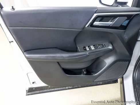 Used 2024 Mitsubishi Outlander SE AWD/4WD image 23