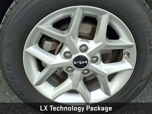 Used 2023 Kia Soul LX w/ Option Group 015 image 9