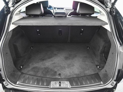 Used 2020 Jaguar E-PACE SE image 37