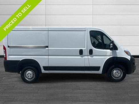 Used 2025 RAM ProMaster 2500 w/ Convenience Group FWD image 2