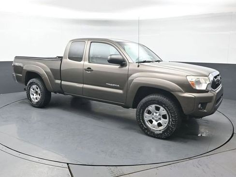 Used 2013 Toyota Tacoma 4x4 Access Cab V6 w/ TRD Off-Road Pkg image 7