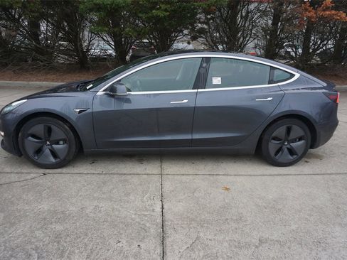 Used 2018 Tesla Model 3 Mid Range image 21