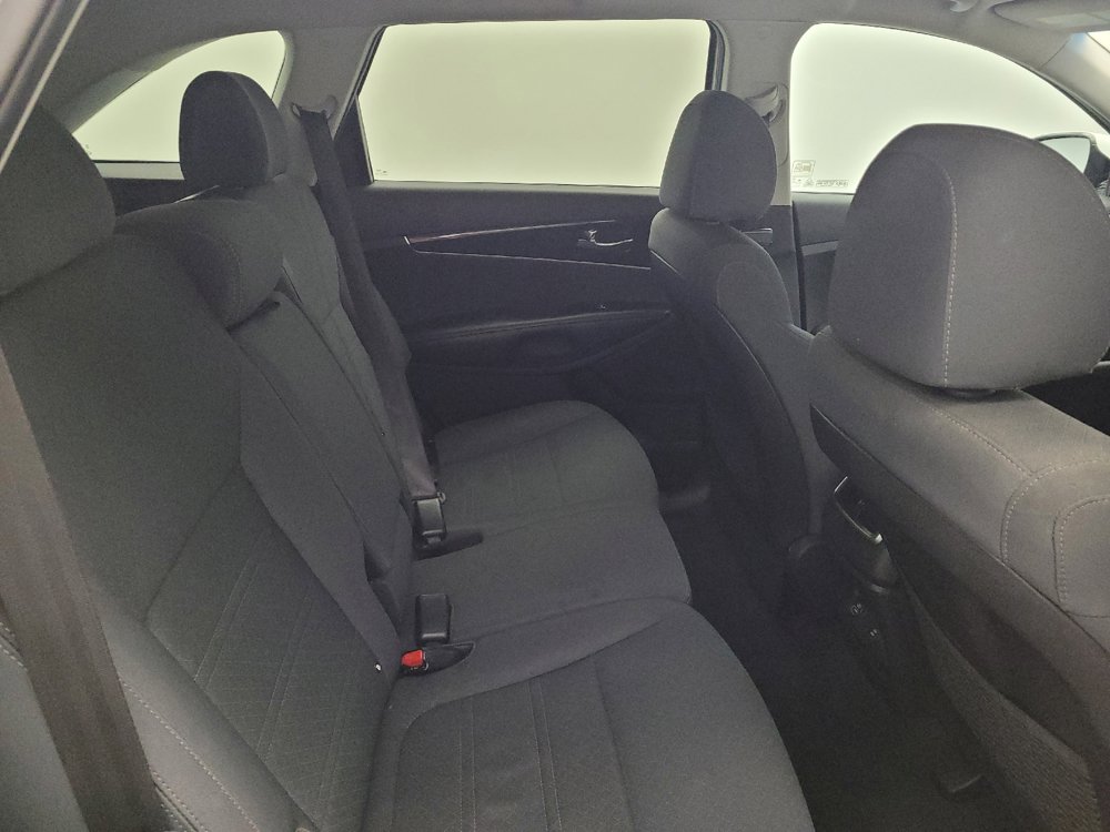 Used 2019 Kia Sorento FWD image 19