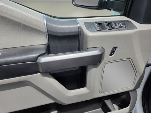 Used 2022 Ford F250 XLT w/ XLT Value Package AWD/4WD image 9