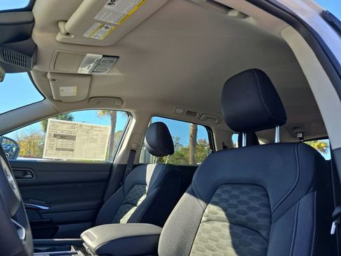 New 2025 Nissan Pathfinder SV image 13