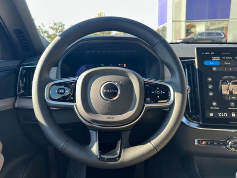 Used 2026 Volvo XC90 B6 Plus w/ Protection Package Premier image 15