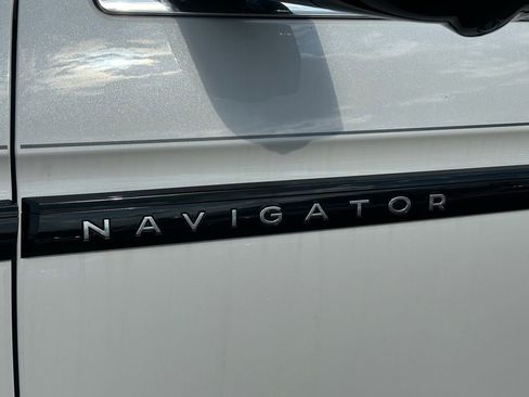 New 2025 Lincoln Navigator L Black Label AWD/4WD image 27