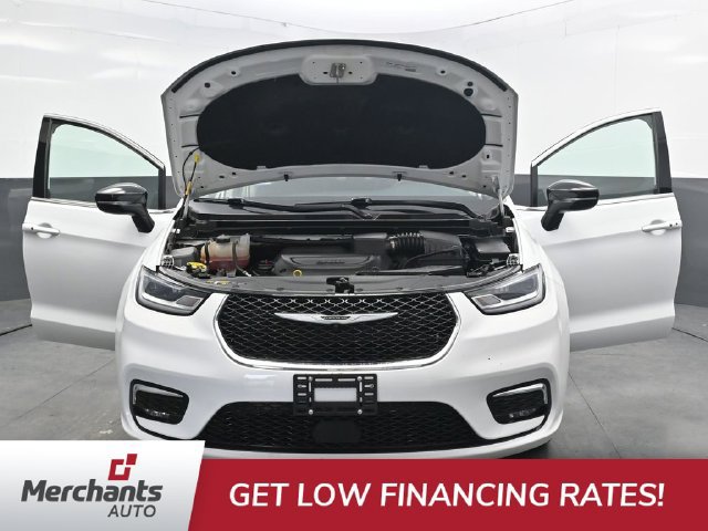 Used 2024 Chrysler Pacifica Touring-L FWD image 44