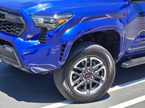 Used 2025 Toyota Tacoma TRD Sport AWD/4WD image 10