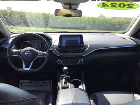 Used 2024 Nissan Altima 2.5 SR FWD image 22