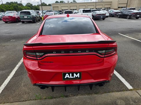 Used 2018 Dodge Charger R/T Scat Pack RWD image 9
