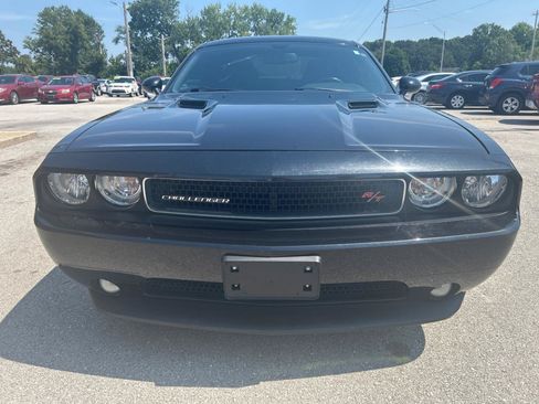 Used 2011 Dodge Challenger R/T RWD image 2