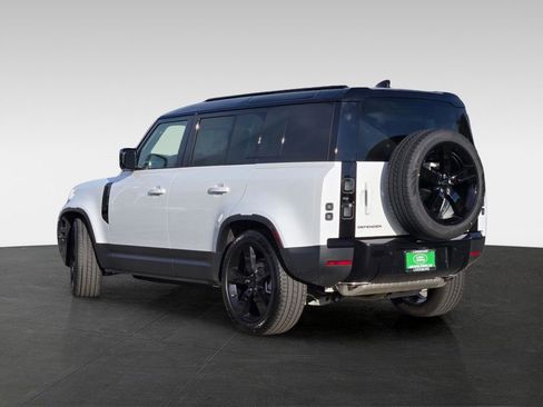 New 2026 Land Rover Defender 110 S AWD/4WD image 4