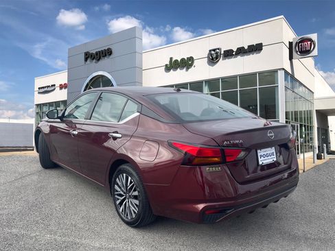 Used 2025 Nissan Altima 2.5 SV image 3