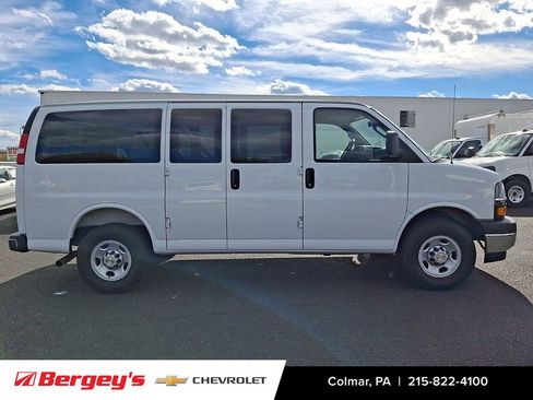 Certified 2025 Chevrolet Express 3500 LS w/ Chrome Appearance Package image 8