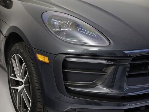 Certified 2026 Porsche Macan image 17