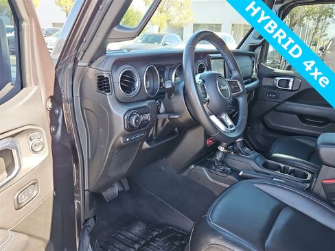 Used 2022 Jeep Wrangler Unlimited Rubicon 4xe image 10