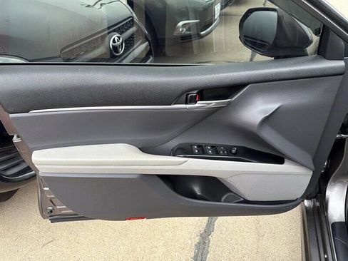 Used 2020 Toyota Camry SE image 13