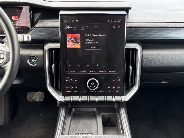 Used 2026 GMC Acadia Elevation w/ Elevation Premium Package FWD image 32