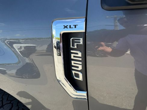 Used 2021 Ford F250 XLT w/ XLT Premium Package image 17