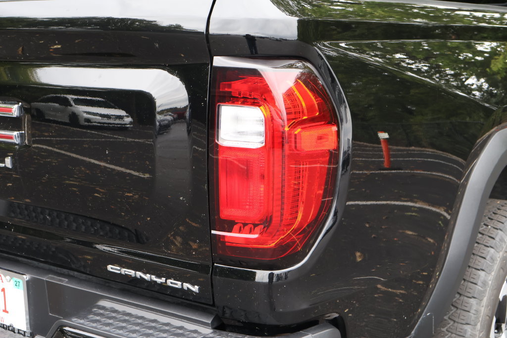 Certified 2025 GMC Canyon Denali AWD/4WD image 10