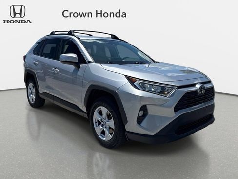 Used 2019 Toyota RAV4 XLE AWD/4WD image 6