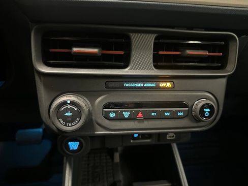 Used 2025 Ford Maverick Lariat w/ 4K Tow Package AWD/4WD image 15