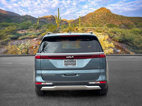 Certified 2022 Kia Carnival SX Prestige FWD image 5
