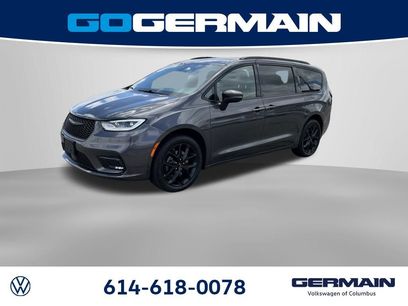 Used 2023 Chrysler Pacifica Touring-L w/ S Appearance Package
