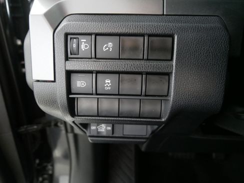 Certified 2024 Toyota Tacoma SR5 AWD/4WD image 26