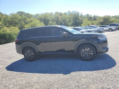 Used 2023 Nissan Pathfinder S w/ Cargo Package image 3
