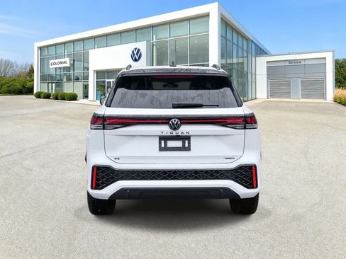 New 2026 Volkswagen Tiguan SE R-Line AWD/4WD image 4