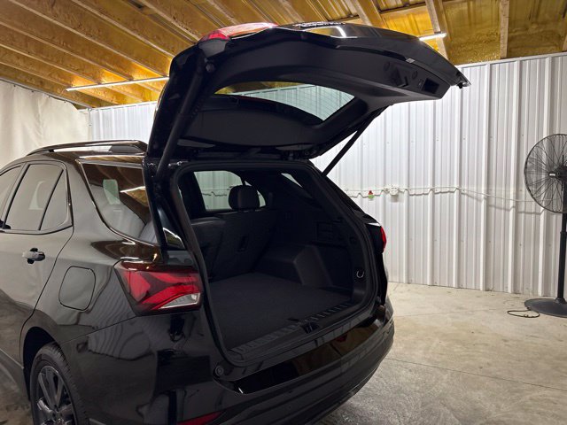Used 2024 Chevrolet Equinox RS w/ RS Leather Package FWD image 9