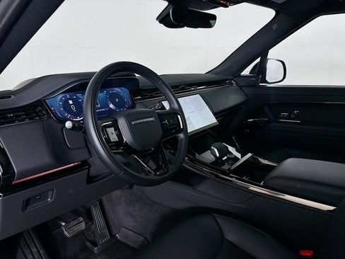 Used 2025 Land Rover Range Rover Sport Dynamic SE AWD/4WD image 9
